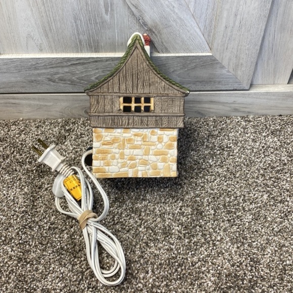 DEPT 56 THE ORIGINAL 7 SHOPS OF DICKENS VILLAGE "BEAN & SON SMITHY SHOP" #65153 - Picture 6 of 11